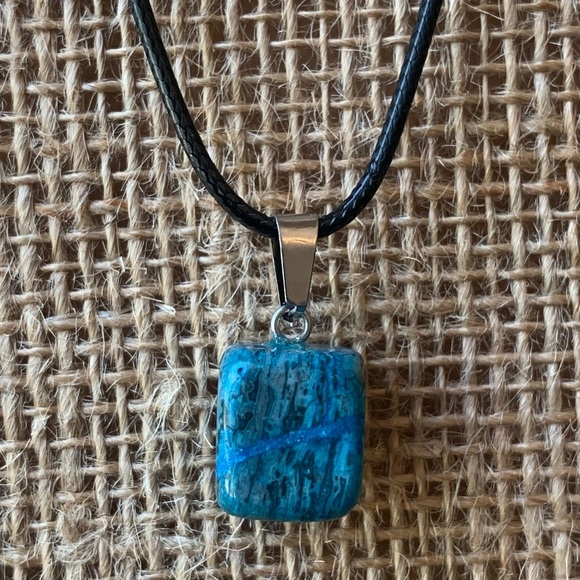 Blue Dyed Agate Crystal Pendant Necklace Square Shaped Stone Healing Jewelry 20" - Picture 2 of 6